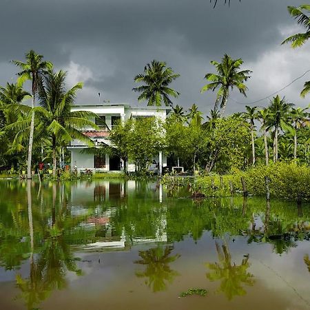 Aqua Green Home Stay Munroe Island Extérieur photo