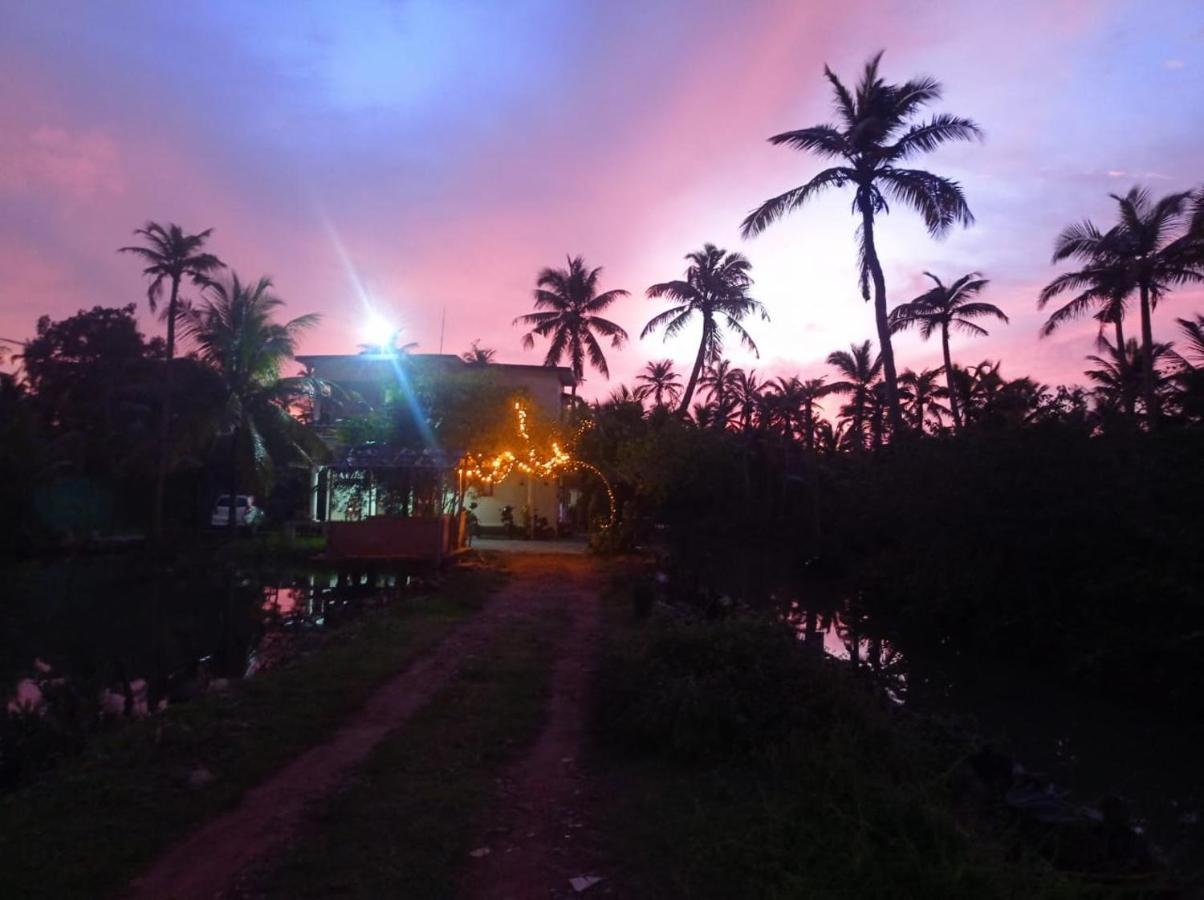 Aqua Green Home Stay Munroe Island Extérieur photo